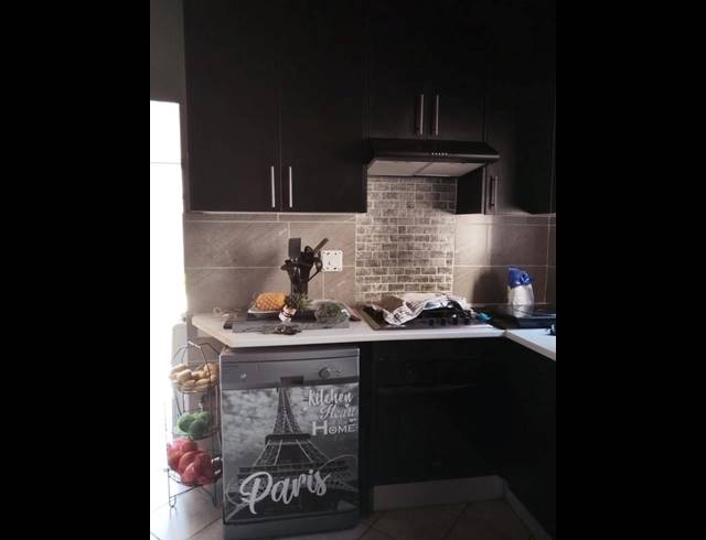 4 BEDROOM HOUSE FOR SALE IN PRETORIA GARDENS